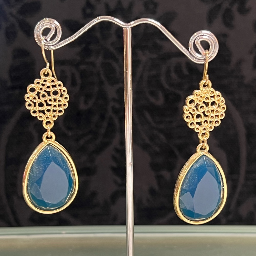 Super cute earrings.